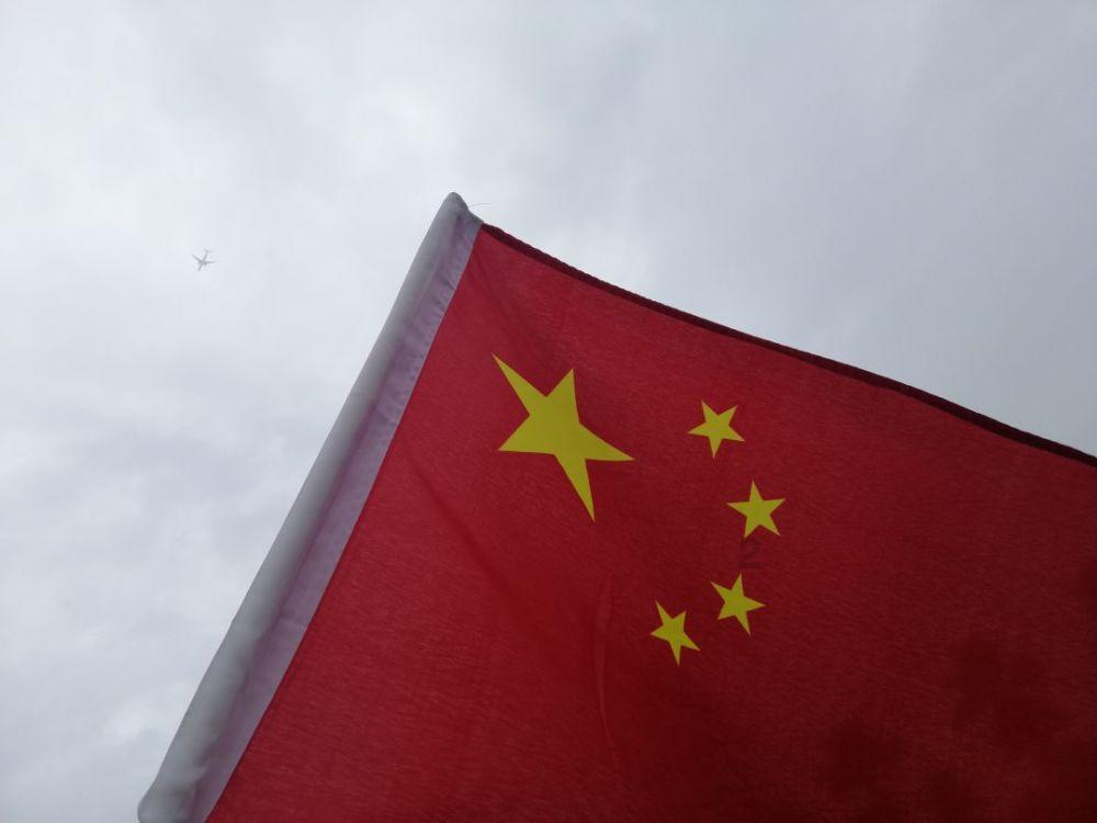 救援落湖男孩